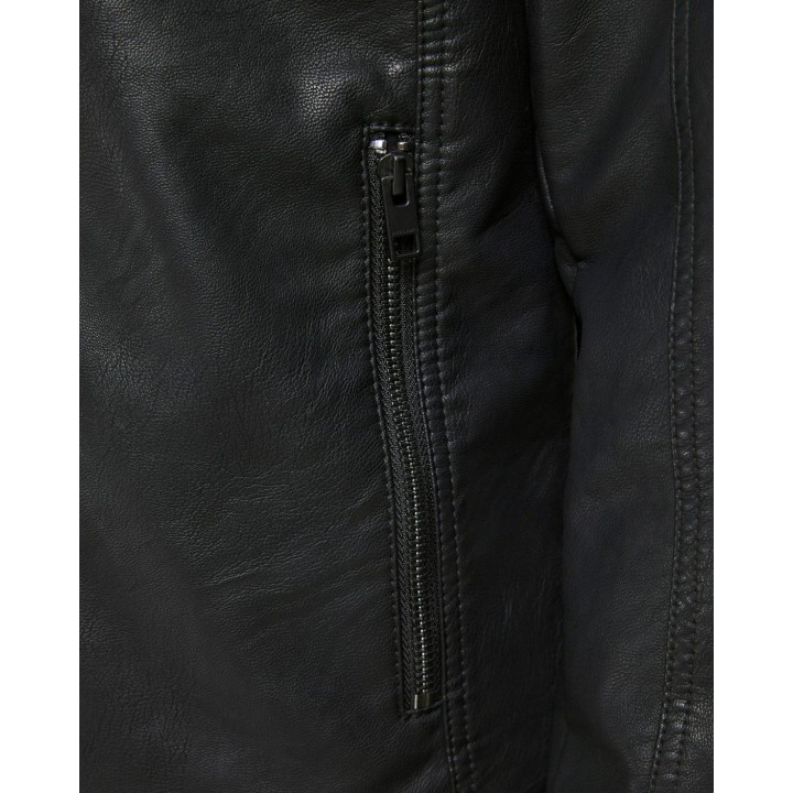 Detalle de bolsillo con cremallera de chaqueta Jack Jones negra 12182461