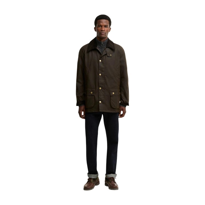 Chaqueta Barbour Ashby MWX0339 de hombre marrón oscuro abierta con forro de cuadros visible