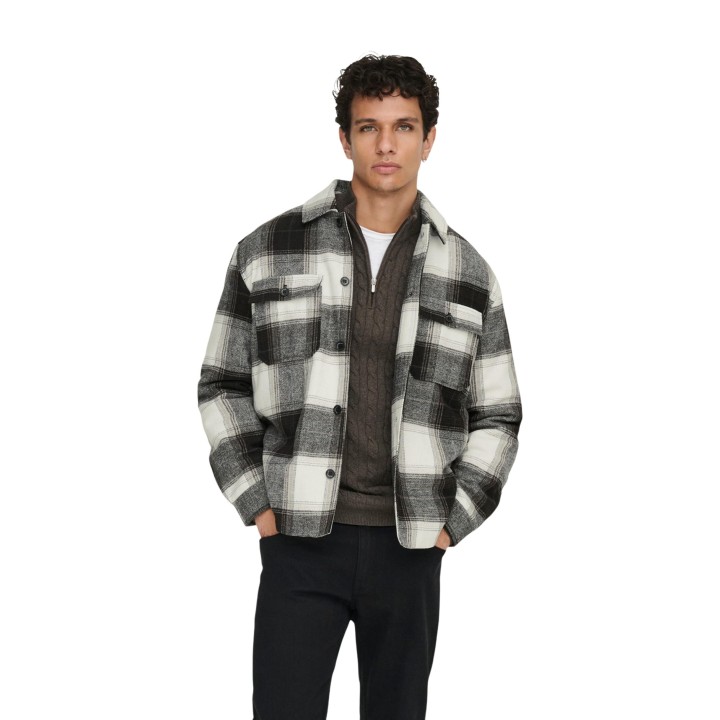 Only & Sons chaqueta overshirt de hombre negra de cuadros vista frontal