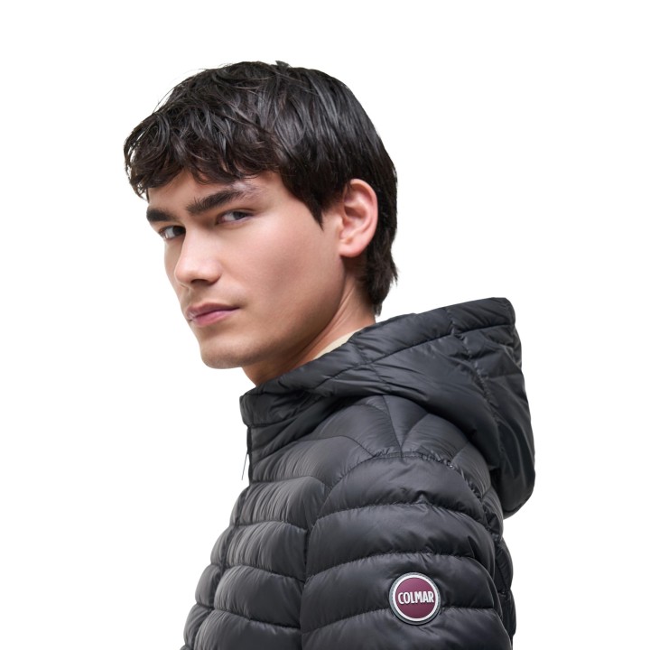 Colmar Originals chaqueta acolchada negra para hombre detalle lateral con logo