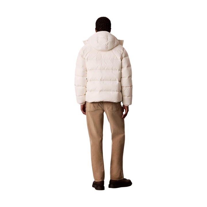 Chaqueta acolchada blanca de hombre Calvin Klein Jeans vista posterior