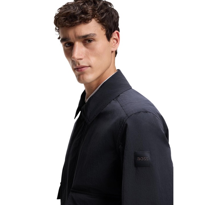 Boss Ocruise 50562351 chaqueta azul de hombre detalle lateral del cuello y manga