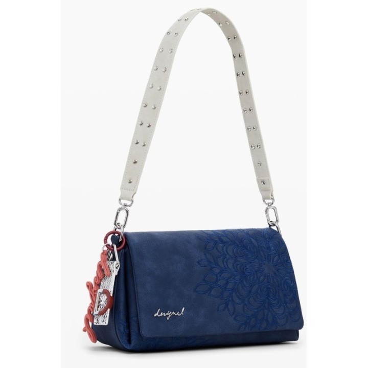 bolso de solapa azul para mujer Desigual vista frontal con bordado y asa desmontable