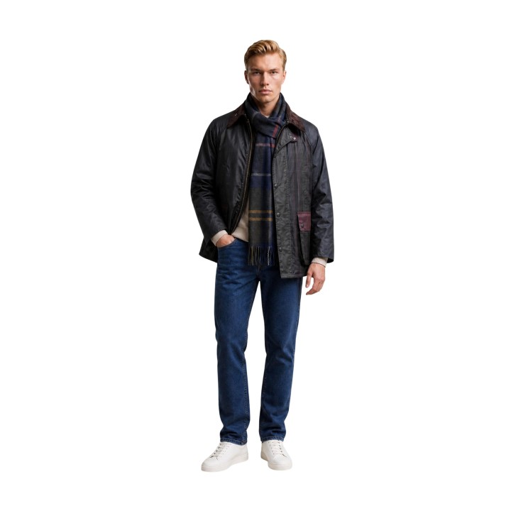 Barbour chaqueta de hombre marrón encerada en vista frontal de tres cuartos