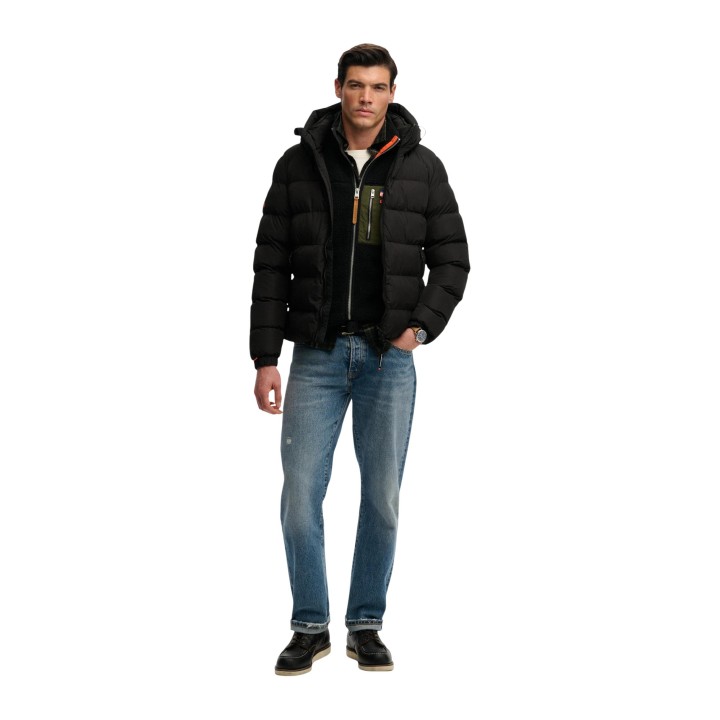 Superdry chaqueta acolchada con capucha para hombre negra SDM5011905A vista frontal