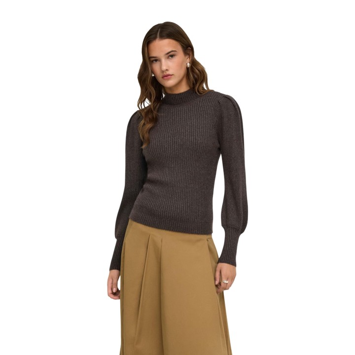 Only jersey marrón de mujer modelo 15232494 en vista frontal de tres cuartos