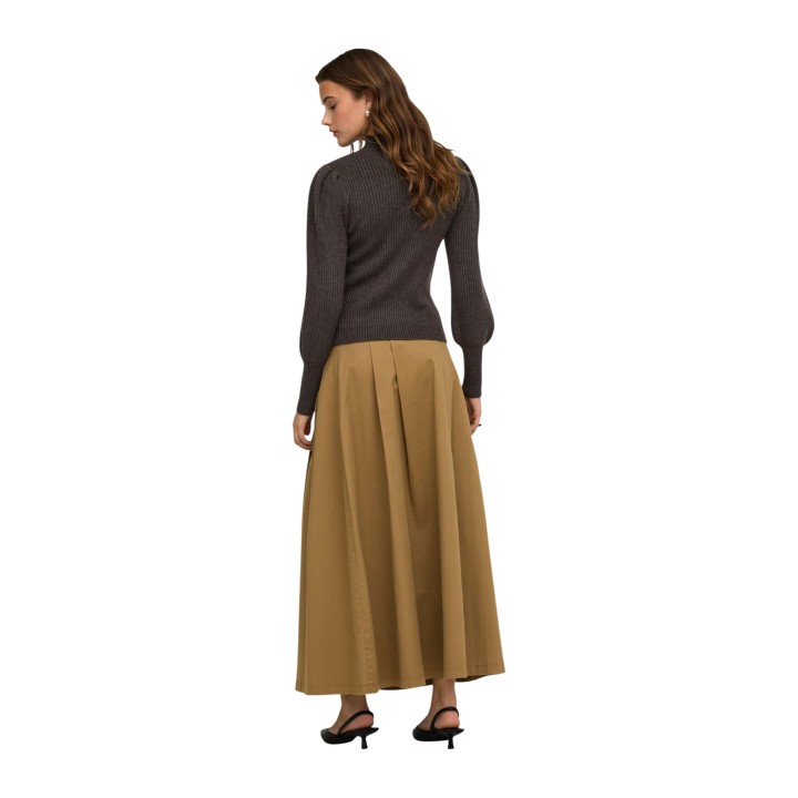 Only jersey marrón de mujer modelo 15232494 en vista posterior de tres cuartos