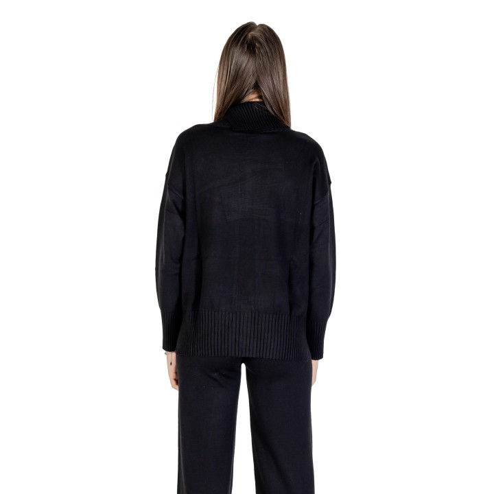 Choral jersey de cuello alto negro para mujer vista posterior