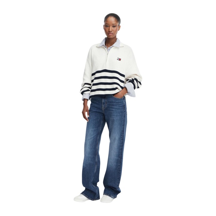 Tommy Hilfiger Jeans jersey blanco de mujer vista frontal de cuerpo entero