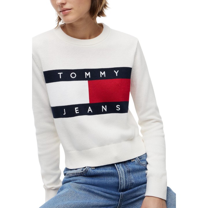 Detalle frontal del jersey blanco de mujer Tommy Hilfiger Jeans DW0DW22930