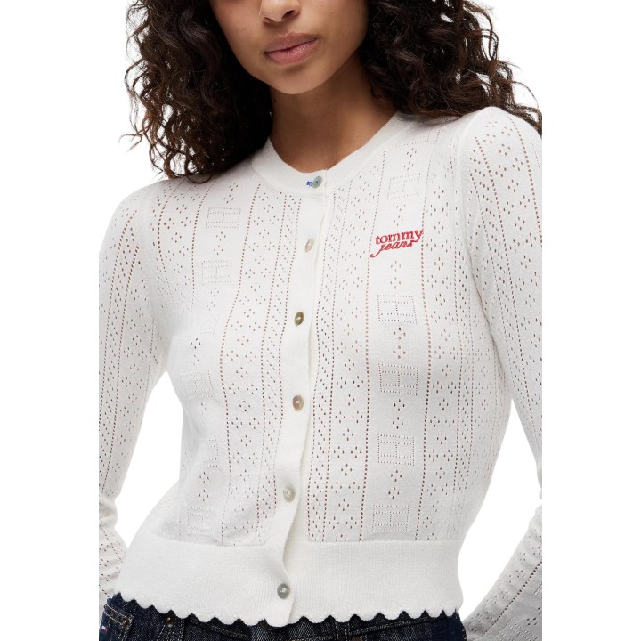 Detalle frontal del cárdigan blanco de mujer Tommy Hilfiger Jeans DW0DW22931