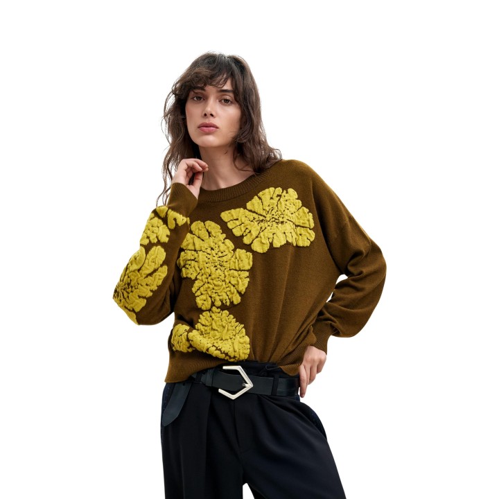 Desigual jersey de mujer verde con flores referencia 26WWJF09 vista frontal