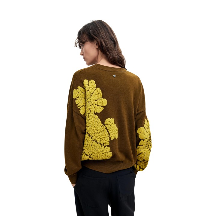 Desigual jersey de mujer verde con flores referencia 26WWJF09 vista posterior