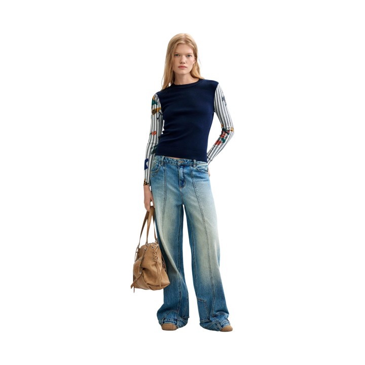 Desigual jersey de mujer azul con mangas estampadas vista de tres cuartos