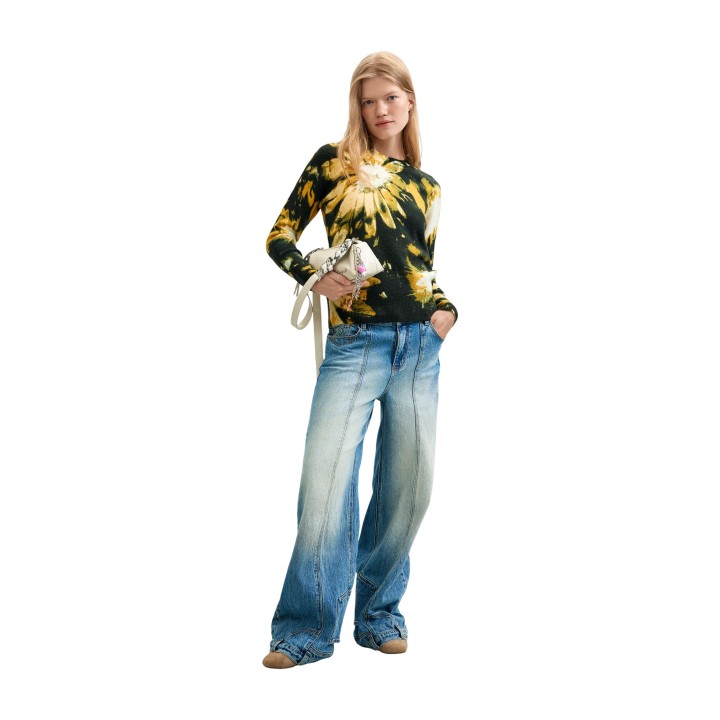 Desigual jersey de mujer negro estampado floral vista tres cuartos