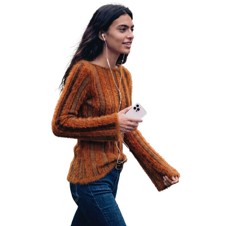 Desigual jersey de mujer marrón de tejido de pelo vista de tres cuartos