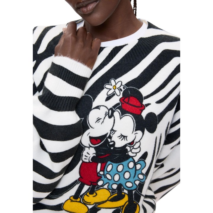 Detalle del jersey Desigual blanco de mujer con estampado cebra y Mickey