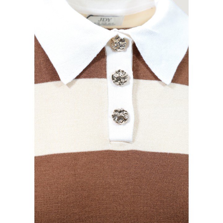 Detalle del cuello y botones del jersey polo Jacqueline de Yong Jdymelany 15376603