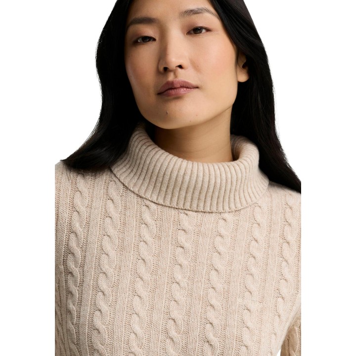 Detalle frontal del jersey de punto Barbour Ambleside para mujer en beige claro