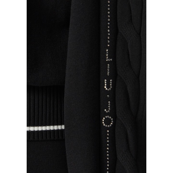 Detalle del jersey de mujer Liu-Jo TF6192 MS63L negro con acabado blanco