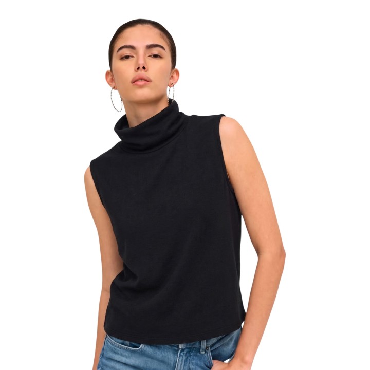 Jacqueline de Yong jersey negro de cuello alto para mujer vista de tres cuartos