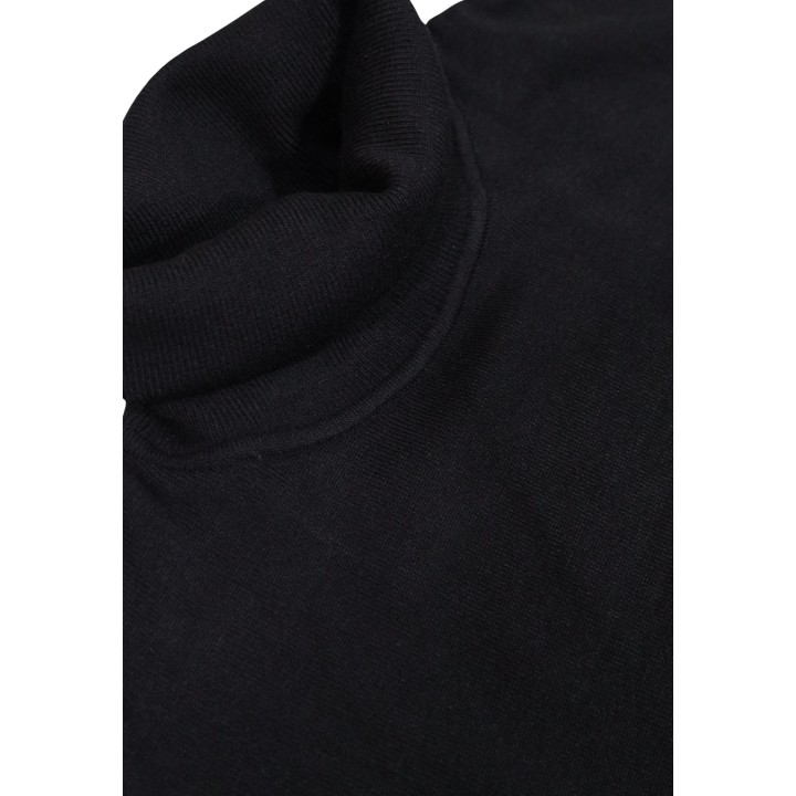 Detalle del cuello alto y tejido del jersey negro Choral para mujer SLI6ML025166D