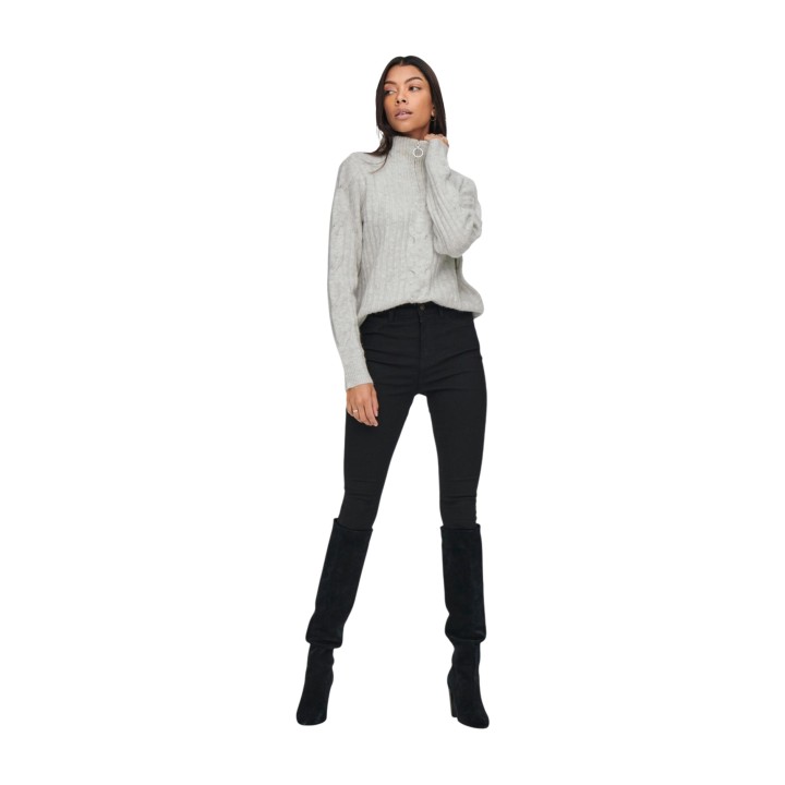 Jacqueline de Yong jersey de mujer gris claro de punto trenzado vista tres cuartos