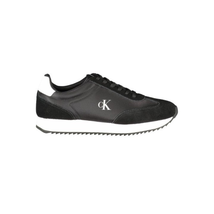 Zapatilla deportiva negra de mujer Calvin Klein en vista lateral