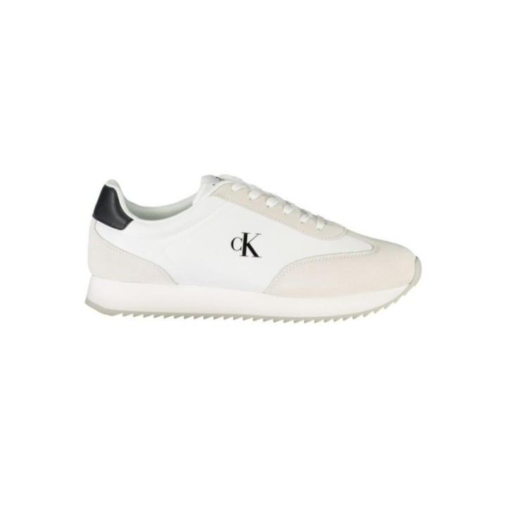 Zapatillas blancas de poliéster para hombre Calvin Klein vista lateral con logo CK y detalle negro