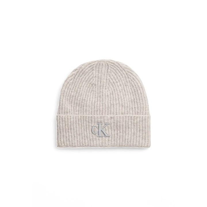 Gorro de punto beige para mujer Calvin Klein vista frontal con logo bordado