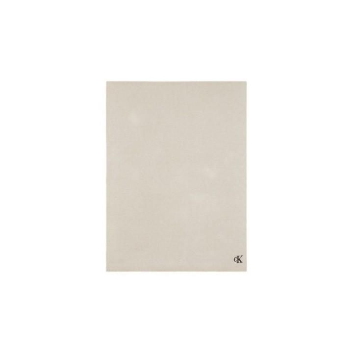 Bufanda beige de algodón y acrílico Calvin Klein vista frontal con logotipo discreto