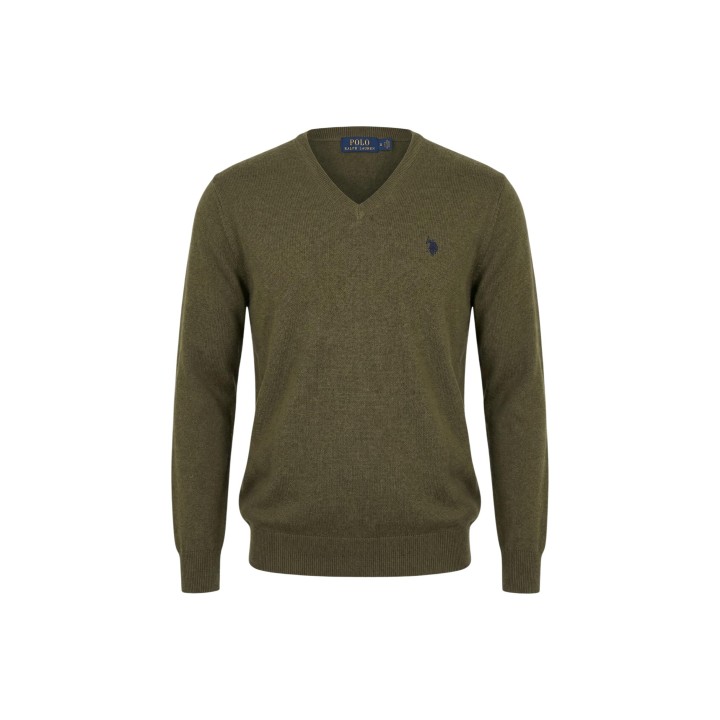 Detalle frontal del jersey de hombre U.S. Polo Assn. verde oliva
