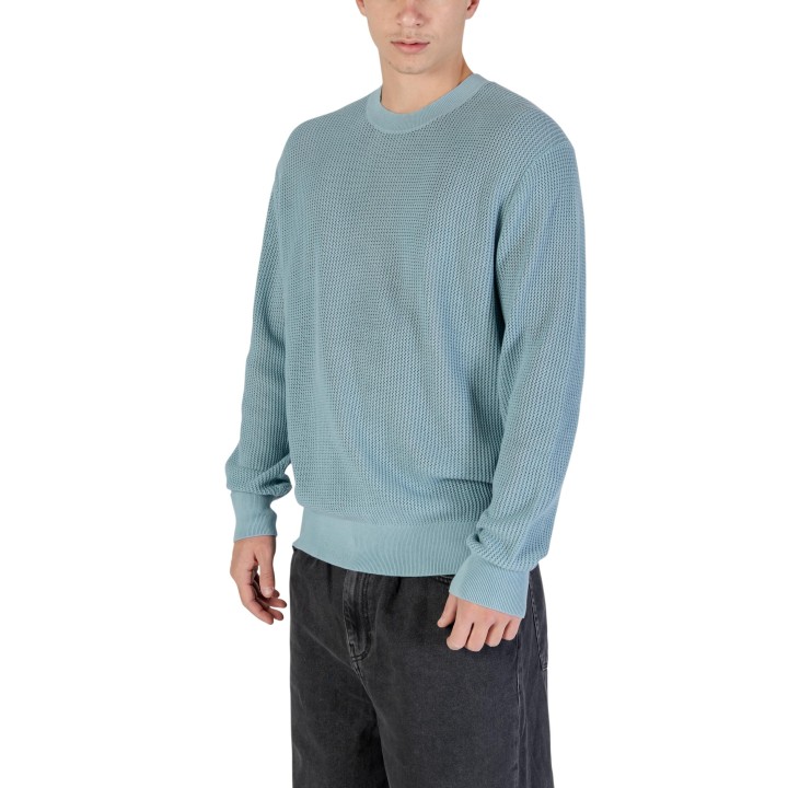 Jersey de hombre Calvin Klein Jeans LS Cotton Mesh Crew azul pálido de algodón vista tres cuartos