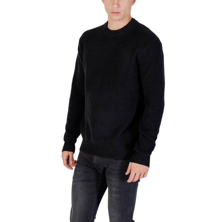 Replay jersey negro de hombre UK4722.000.G23788 vista de tres cuartos