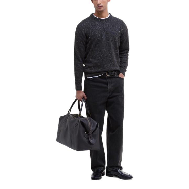 Jersey Barbour de hombre negro Essential Tisbury Crew MKN0844 vista de tres cuartos