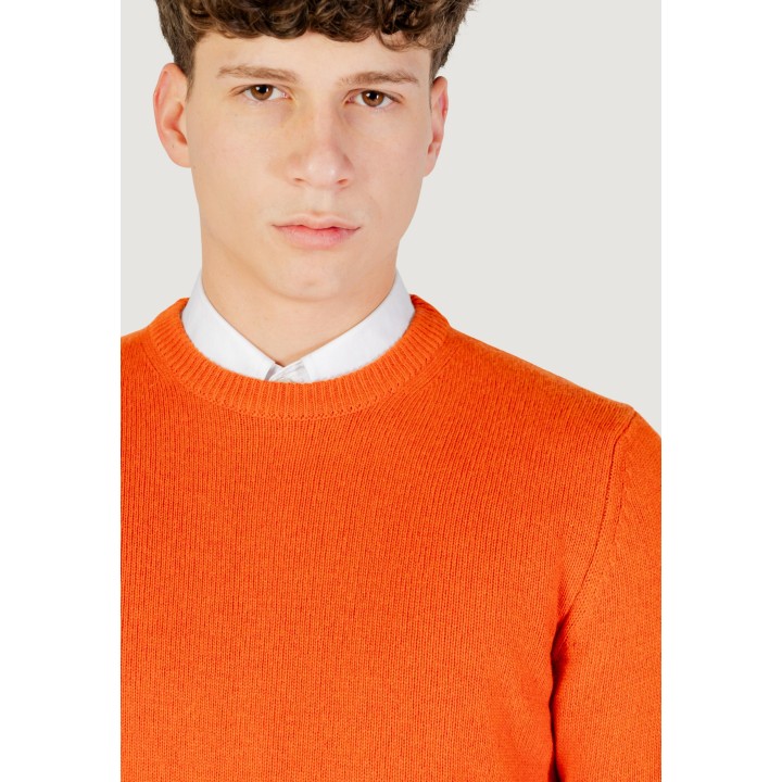 Detalle del cuello y tejido del jersey naranja YOS Finezza 7