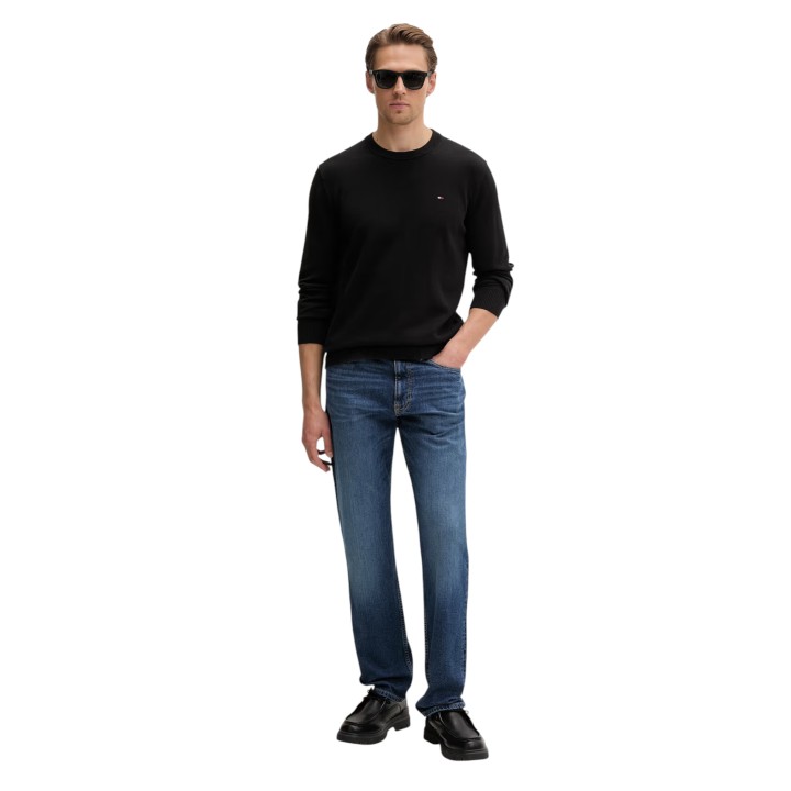 Jersey negro de hombre Tommy Hilfiger Jeans DM0DM22853 en vista frontal completa