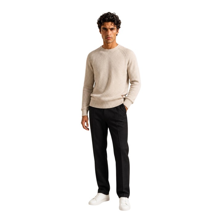 Jersey Guess beige de hombre en vista de tres cuartos