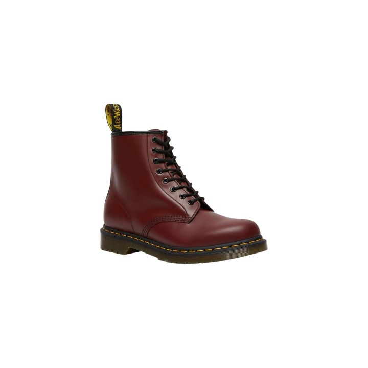 Dr. Martens 1460 botas de mujer bordeaux en vista tres cuartos frontal