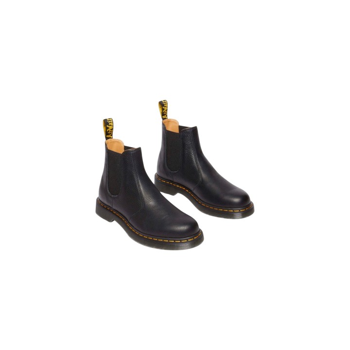 Dr. Martens 2976 Virginia 30698001 para mujer botines negros de cuero vista tres cuartos