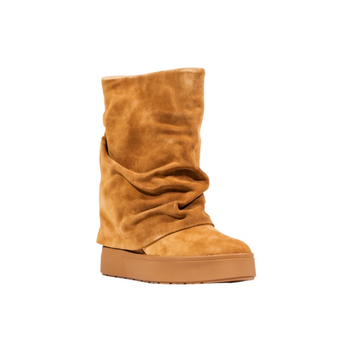 Bota Guess de mujer beige de ante Guinna FLFGUI SUE10 vista tres cuartos