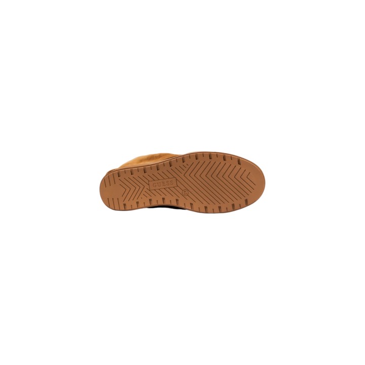 Detalle de la suela beige de la bota Guess Guinna FLFGUI SUE10