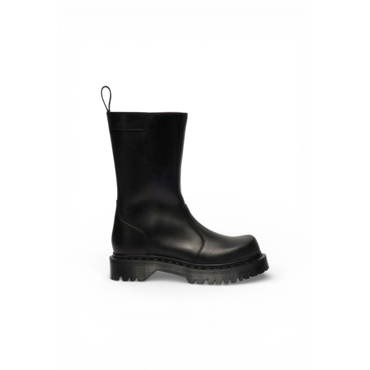 Dr. Martens Rejena Black Old Harness 42803001 para mujer botas negras vista lateral