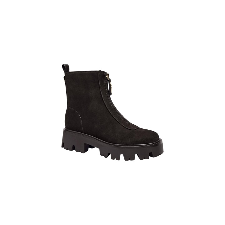 Botín Guess Ryyan para mujer en marrón oscuro vista de tres cuartos