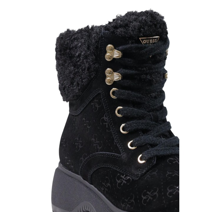 Detalle de botas Guess Vikki negras para mujer