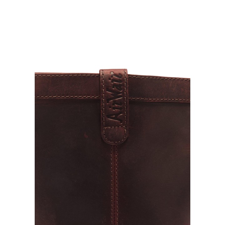Detalle del tirador con logotipo en bota Dr. Martens Anistone Pull On Crazy Horse burdeos