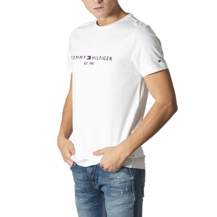 Camiseta de hombre Tommy Hilfiger Core Tommy Logo Tee crema vista frontal de tres cuartos