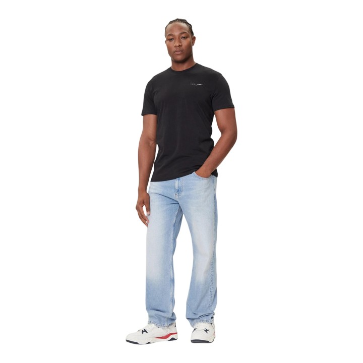 Tommy Hilfiger Jeans camiseta negra de hombre vista tres cuartos