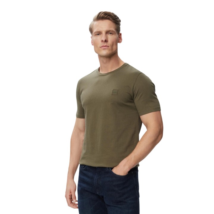 Boss camiseta de hombre verde Tales vista tres cuartos frontal