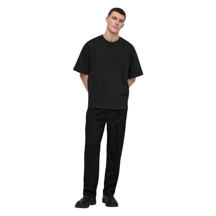 Only & Sons camiseta de hombre negra Onslenny Ovz vista de tres cuartos